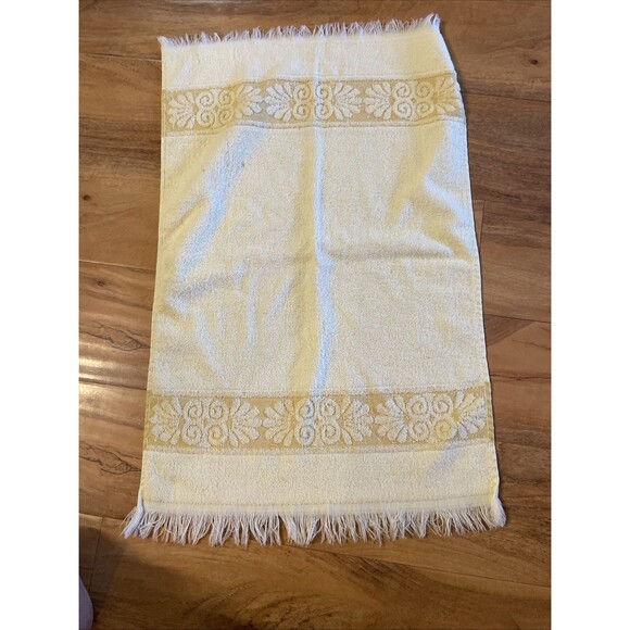 3 Vintage Cannon Monticello Santa Cruz Bath Hand Towels Sculpted Fringe Yellow - Picture 6 of 10